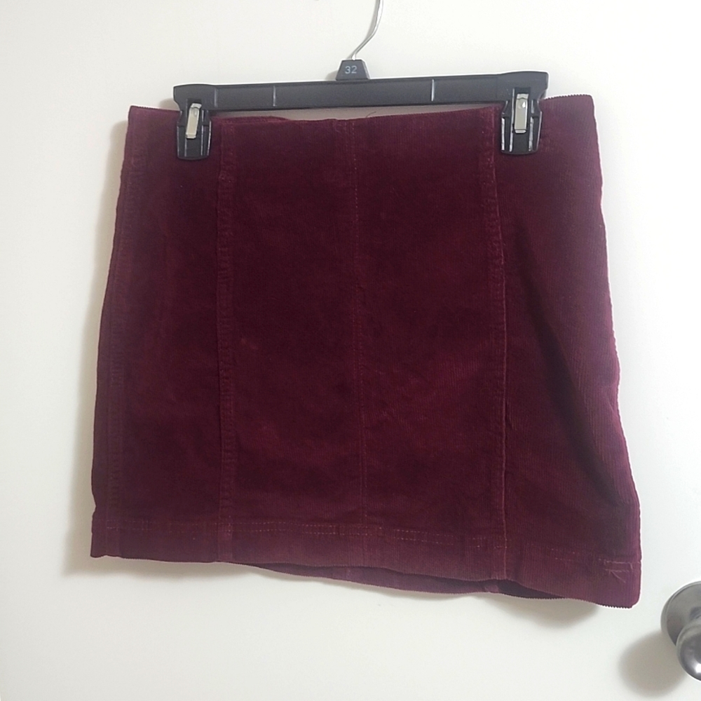 Wild Fable women's corduroy skirt.   Box 332. L